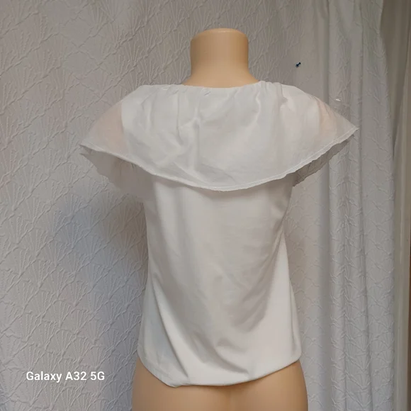 Maude Vivante Women Size M Elegant White Ruffle Top - Picture 8 of 12